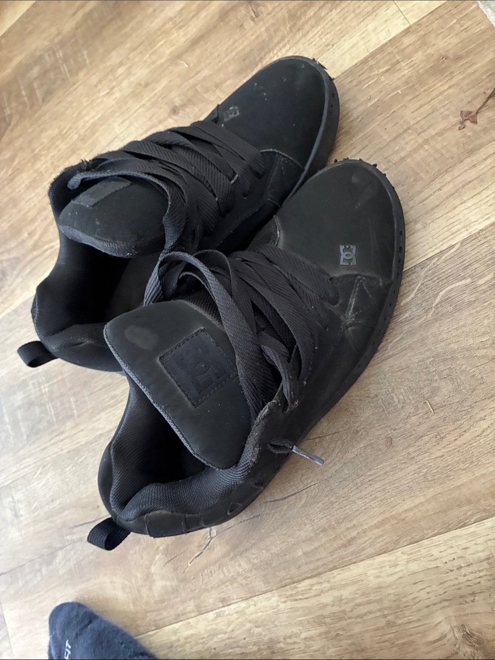 DC Men’s Black Low-Top Skate Sneakers